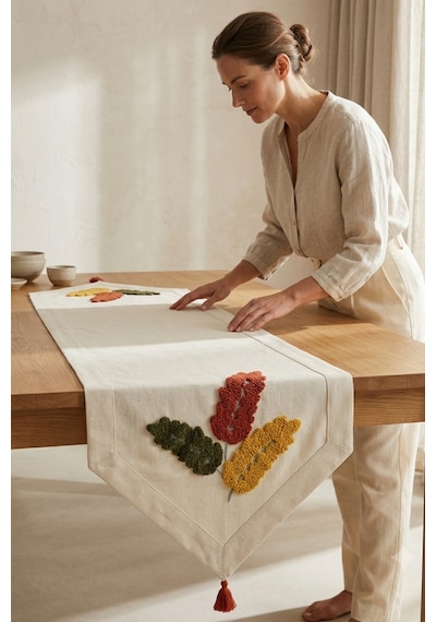 Autumn Leaf Punch Nakışlı Runner 40x130 Cm Pamuk Panama Keten Bej
