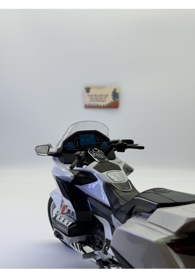 Honda Goldwing Gl 1800 Diecast Motosiklet- 1:9 25 Cm Işıklı