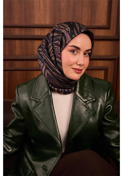 Silk Home Twill İpek Eşarp Petrol Yeşili Erguvan Geometrik Desenli Tok Duruşlu 90x90 Çok Renkli