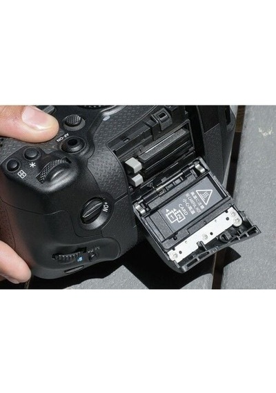 Canon EOS R1 Body Aynasız Fotoğraf Makinesi (Canon Türkiye Garantili)