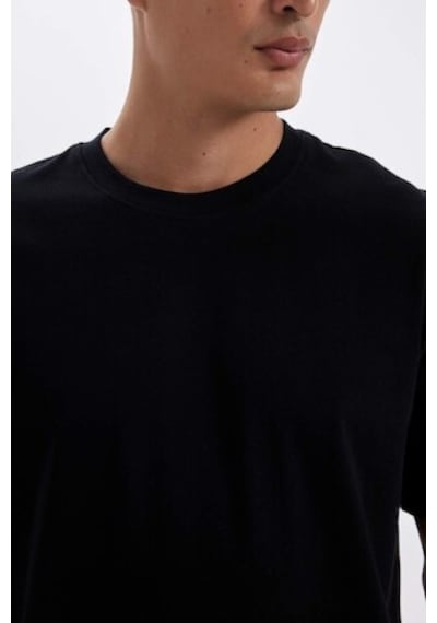 DeFacto New Regular Fit Bisiklet Yaka Basic Düz %100 Pamuk Kısa Kollu Tişört V7699AZ24AUBK81 Siyah DeFacto New Regular Fit Bisiklet Yaka Basic Düz %100 Pamuk Kısa Kollu Tişört V7699AZ24AUBK81 Siyah