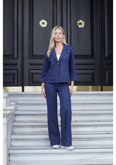 Kadın Yakalı Rahat Kesim Uzun Kol Hafif Likralı Süet Kumaş Düğmeli Cepli Blazer Ceket-lacivert Lacivert Kadın Yakalı Rahat Kesim Uzun Kol Hafif Likralı Süet Kumaş Düğmeli Cepli Blazer Ceket-lacivert Lacivert
