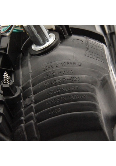 Toyota Hilux Pickup Ln145 / Ln165 / Kdn165 1997-2005 Sağ Arka Stop Lambası Duylu Komple Oem 81550-89166 Depo 212-19b4r-a