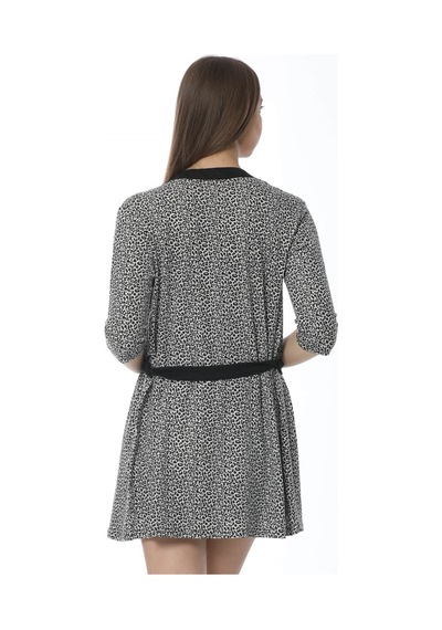 İbrahim Burak Etiler Collection Moda Çizgi Bayan Gri Leopar Desenli Gecelik Sabahlık Takım 1107 Gri - Leopar İbrahim Burak Etiler Collection Moda Çizgi Bayan Gri Leopar Desenli Gecelik Sabahlık Takım 1107 Gri - Leopar