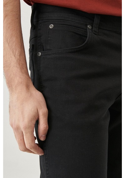 Wrangler Erkek Slim Fit Dar Kesim Denim Esnek Jean Kot Pantolon - W212331 001