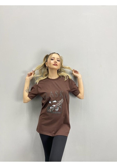 Flood Of Style Kadın Kahverengi Alaska Baskılı Oversize Bisiklet Yaka Tshirt