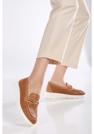 Analin Shoes Kadın Hakiki Deri Günlük Lazerli Tokalı Rahat Ayakkabı Taba