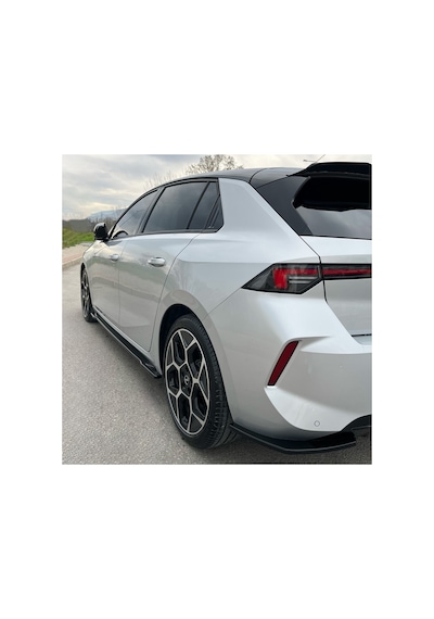 Kit Garaj Opel Astra L Yan Marşpiyel Plastik Piano Black Boyalı