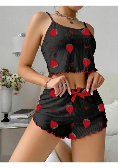 Emvera Kadın Pamuklu Siyah Üstüne Çilek Desen Fitilli Askılı Şortlu Pijama Takımı