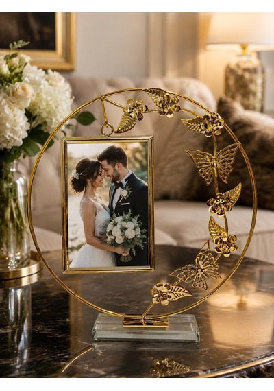 Lüx Gold Kelebek Ve Çiçek Figürlü Pleksi Tabanlı Metal Fotoğraf Çerçevesi 27 Cm Hediyelik Dekoratif Hediyelik Eşya