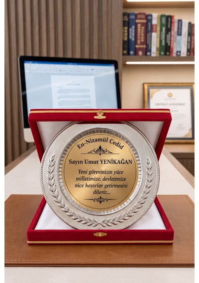 Kadife Kutulu Gümüş Renk Metal Plaket Başak Desenli Kişiye Özel Tebrik Ödül Plaketi Kurumsal Plaketler Kırmızı