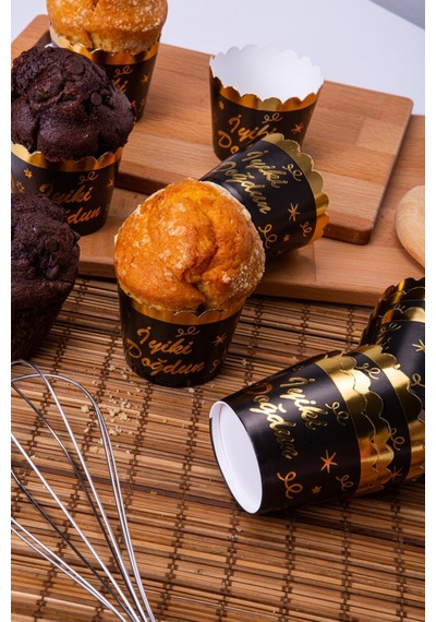 Gold Yaldızlı Siyah 12'li Kek Kalıbı Iyiki Doğdun Yazılı Fırında Dağılmayan 6.5x5 Cm Muffin Cupcake Diğer