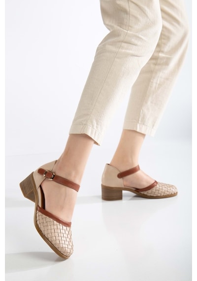 Analin Shoes Kadın Hakiki Deri Burnu Kapalı Örgülü Sandalet Bej