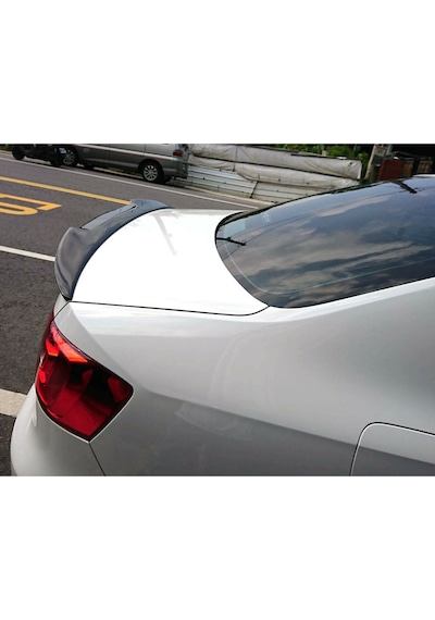 Volkswagen Jetta M4 Spoiler Bagaj Üstü Piano Black Yarasa Siyah