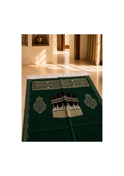 Kâbe Kapısı Desenli Seccade Altın Detaylı, Burma Püsküllü, Kadife Dokulu Premium Namaz Seccadesi Yeşil Mavi Kâbe Kapısı Desenli Seccade Altın Detaylı, Burma Püsküllü, Kadife Dokulu Premium Namaz Seccadesi Yeşil Mavi