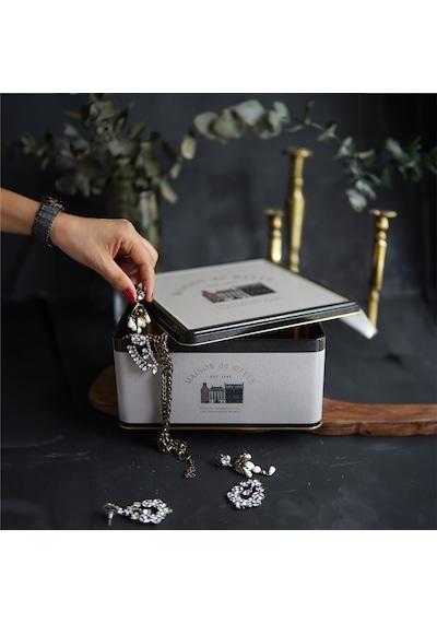 Azura Coffee Desenli Kare Metal Saklama Kabı 23.5 x 23.5 x 11 CM 5.8 L Çok Renkli