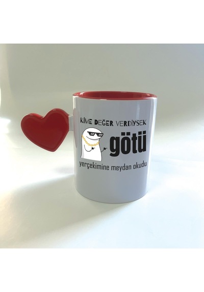 Kime Değer Verdiysek Götü Yerçekimine Meydan Okudu Baskılı Kırmızı Dolu Kalp Kulplu Mega Kupa