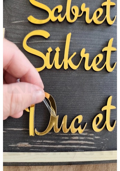 Kırmızı Gold Sabret Şükret Dua Et 2d Mdf Lazer Kesim Kapı Ve Duvar Süsü