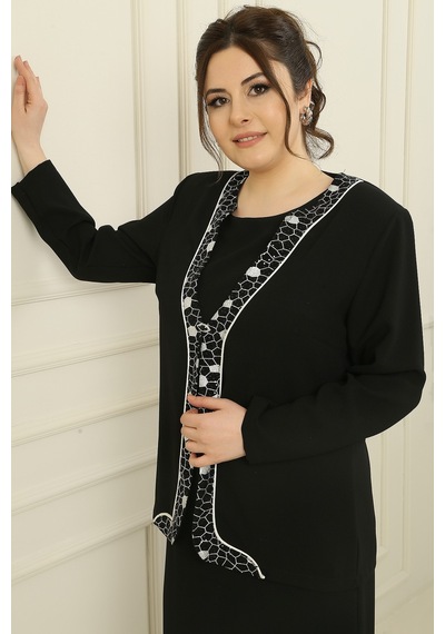 By Saygı Kolsuz Astarlı Uzun Elbise Önü Varaklı Pullu Ceket Büyük Beden Krep 2'li Takım Siyah By Saygı Kolsuz Astarlı Uzun Elbise Önü Varaklı Pullu Ceket Büyük Beden Krep 2'li Takım Siyah
