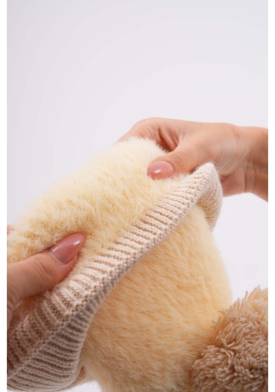 Ritagarcia Peluş Ponponlu Bere Krem