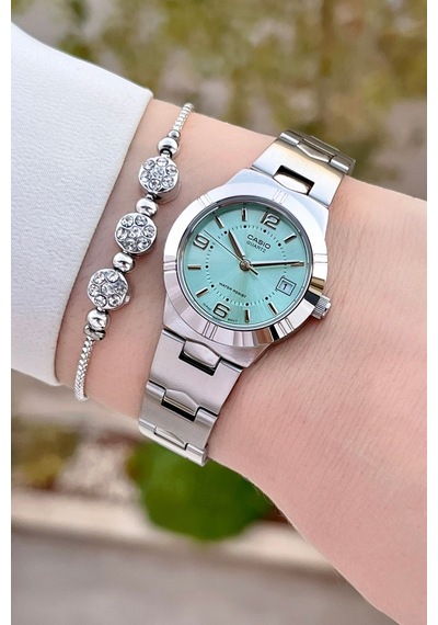 Casio Csıste135 Kadın Kol Saati