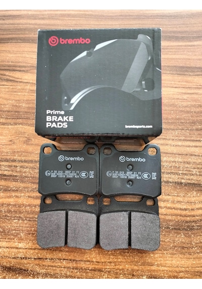 Mercedes W124 W202 Arka Fren Balatası Takımı Brembo