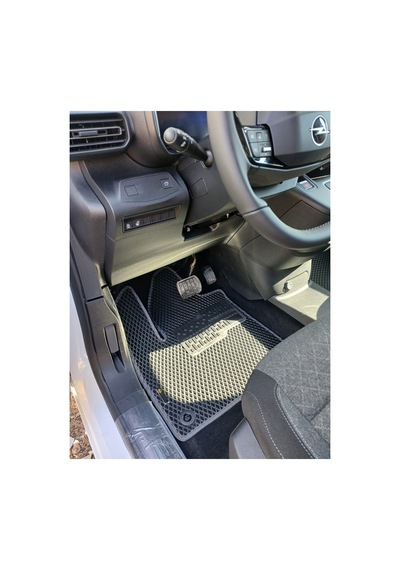 Opel Combo 2025 +topukluk +2 Logo Görseldeki Gibi Gelmektedir Siyah