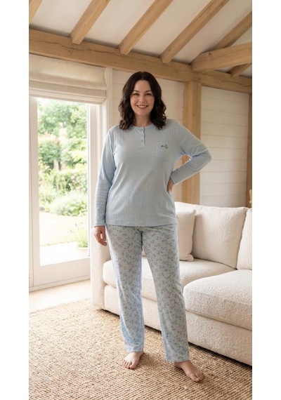 Eyfuze Kadın Kışlık Büyük Beden Desenli Yakası Düğmeli Uzun Kollu Pijama Takımı Buz Mavisi Eyfuze Kadın Kışlık Büyük Beden Desenli Yakası Düğmeli Uzun Kollu Pijama Takımı Buz Mavisi