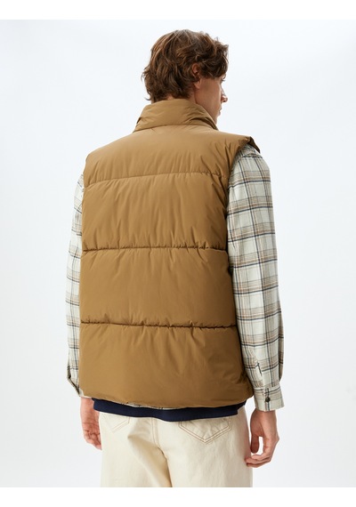 Koton Kapaklı Cep Detaylı Dik Yaka Slim Fit Şişme Yelek Haki Desenli 5wam20046hw Haki