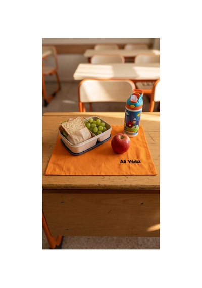 Kişiye Özel İsim Nakışlı Duck Kumaş Beslenme Örtüsü 45x35 Cm Su Ve Leke Tutmaz Kumaş - 922753230