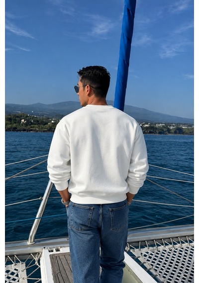 Tarz Cool Erkek Organik Pamuklu Yumuşacık Baskı Detaylı Bisiklet Yaka İçi Polarlı Sweatshirt Beyaz