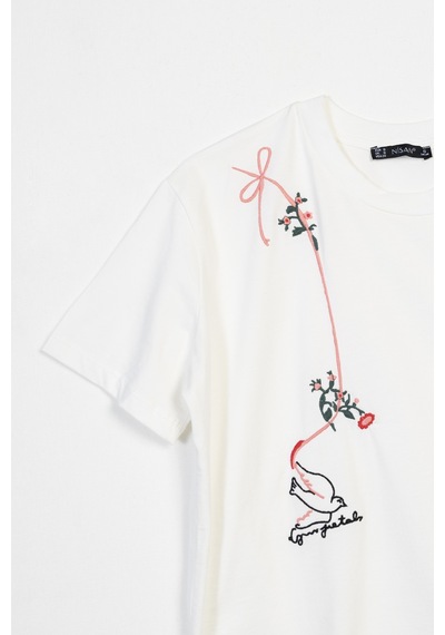 Nisan Çiçek İşlemeli Kısa Kollu T-shırt Ekru