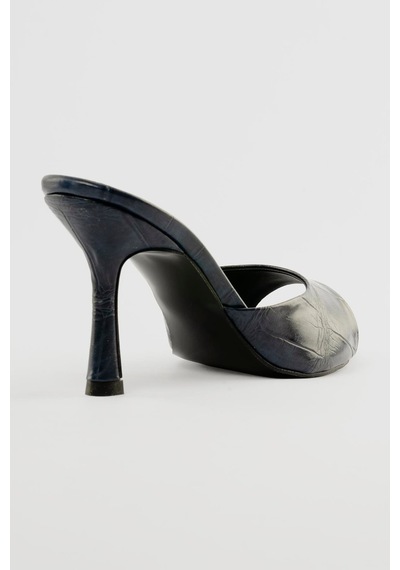 Kadın Stiletto Sivri Burun Kroko Desenli Ön Arka Açık Topuklu Terlik Cedra Lacivert Lacivert Krokodil Kadın Stiletto Sivri Burun Kroko Desenli Ön Arka Açık Topuklu Terlik Cedra Lacivert Lacivert Krokodil