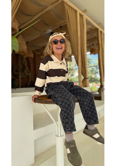Ponki Unisex Çocuk Yaka Detaylı Teddy Armalı Çizgili Sweatshirt Kahverengi Ponki Unisex Çocuk Yaka Detaylı Teddy Armalı Çizgili Sweatshirt Kahverengi