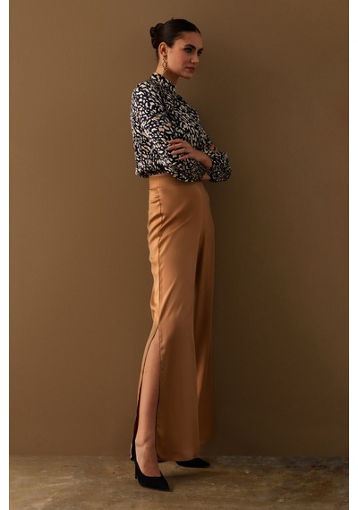 Sateen Yırtmaç Detaylı Saten Pantolon - Camel