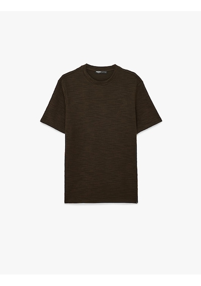 Koton Regular Fit Kısa Kollu Dokulu Tok Kumaş Bisiklet Yaka Tişört Kahverengi 6sam10378mk Kahve