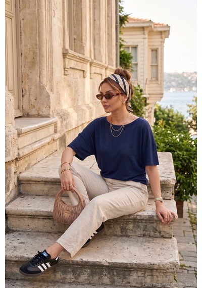 Lela Standart Fit Drape Detaylı Yarasa Kol T Shirt Bayan T Shirt 5866962 Lacivert