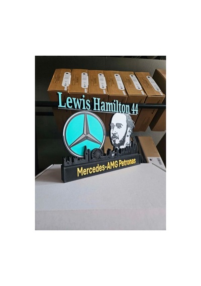 Hamilton Mercedes Masa Dekoru