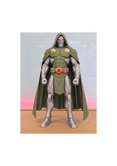 Dr Doom Figür 25 Cm
