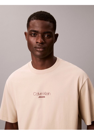 Calvin Klein Kısa Kollu 16s Rahat Kesim Ckj Grafikli Erkek Kahverengi T-shirt Lv04rc851g-2f2 Kahverengi Calvin Klein Kısa Kollu 16s Rahat Kesim Ckj Grafikli Erkek Kahverengi T-shirt Lv04rc851g-2f2 Kahverengi