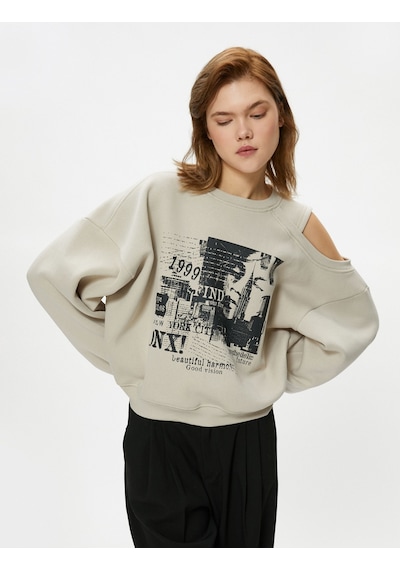 Koton Pencere Detaylı Sweatshirt Rahat Kalıp Uzun Kollu Baskılı Bej 4sal10591ık Ekru
