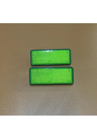 Yeşil Reflektör Dikdörtgen 5mm Vidalı Plastik 3d 2 Adet