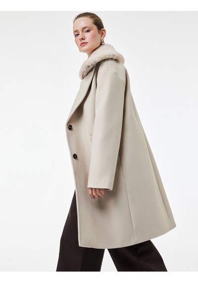 Koton Çıkarılabilir Suni Kürk Yaka Kaban Oversize Kaşe Uzun Kollu Cepli Düğmeli Bej 6wak00286ew Ekru Koton Çıkarılabilir Suni Kürk Yaka Kaban Oversize Kaşe Uzun Kollu Cepli Düğmeli Bej 6wak00286ew Ekru