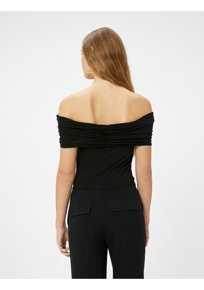 Koton Madonna Yaka Tişört Crop Drape Detaylı Viskoz Kumaş Slim Fit Siyah 4sal10810ık Siyah Koton Madonna Yaka Tişört Crop Drape Detaylı Viskoz Kumaş Slim Fit Siyah 4sal10810ık Siyah