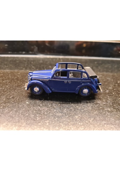 De Agostini 1/43 Moskvitch 400-420a Convertible 1950