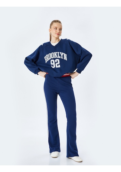 Koton Kolej Baskılı Uzun Kollu Oversize V Yaka Sweatshirt Lacivert 5sal10417ık Lacivert Koton Kolej Baskılı Uzun Kollu Oversize V Yaka Sweatshirt Lacivert 5sal10417ık Lacivert