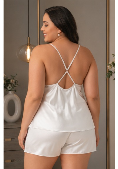Loule Büyük Beden Ekru Ön Dantel Detaylı Saten Şortlu Pijama