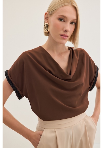 Sateen Kollar Taş Detaylı Salaş Bluz - Kahve-136462 Kahve