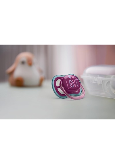 Philips Ultra Air Emzik, 18 Ay+, Kız Bebekler İçin, 2 Li Paket, Ortodontik Silikon, Geniş Hava Delikli, Mikrodalga Sterilize Edilebilir, Bpa İçermez, Taşıma Kutulu, Scf349/22