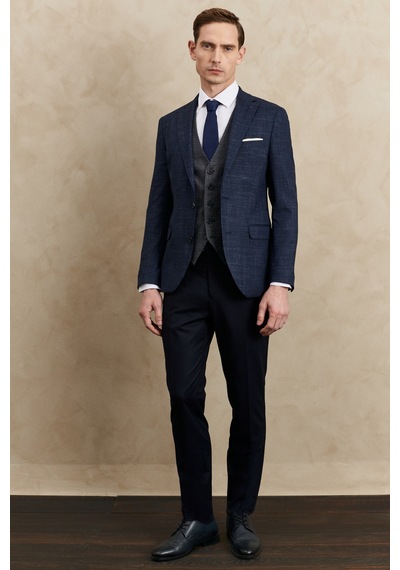 AC&Co / Altınyıldız Classics Erkek Lacivert Slim Fit Dar Kesim Mono Yaka Desenli Yelekli Takım Elbise 4A3123100002LAC546N Lacivert AC&Co / Altınyıldız Classics Erkek Lacivert Slim Fit Dar Kesim Mono Yaka Desenli Yelekli Takım Elbise 4A3123100002LAC546N Lacivert